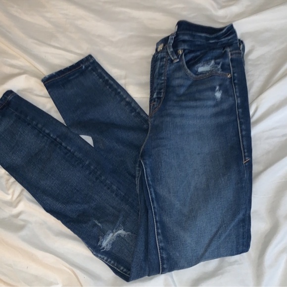 Good American Jeans - Picture 8 of 10